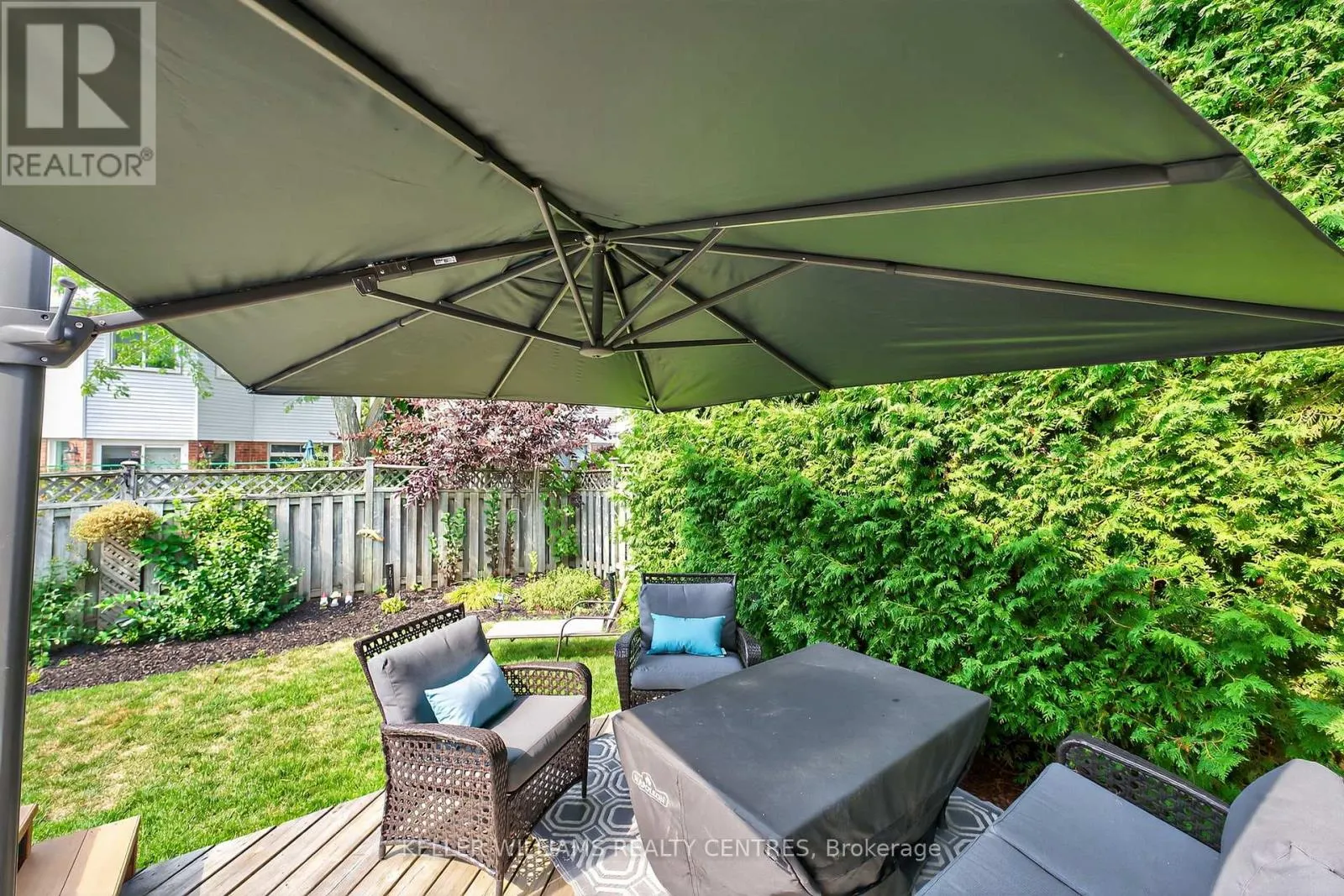 42 BUCHANAN CRESCENT