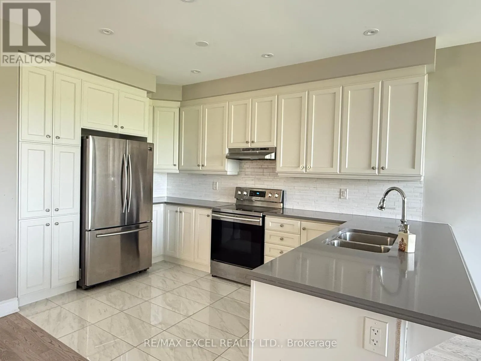 94 HARTNEY DRIVE