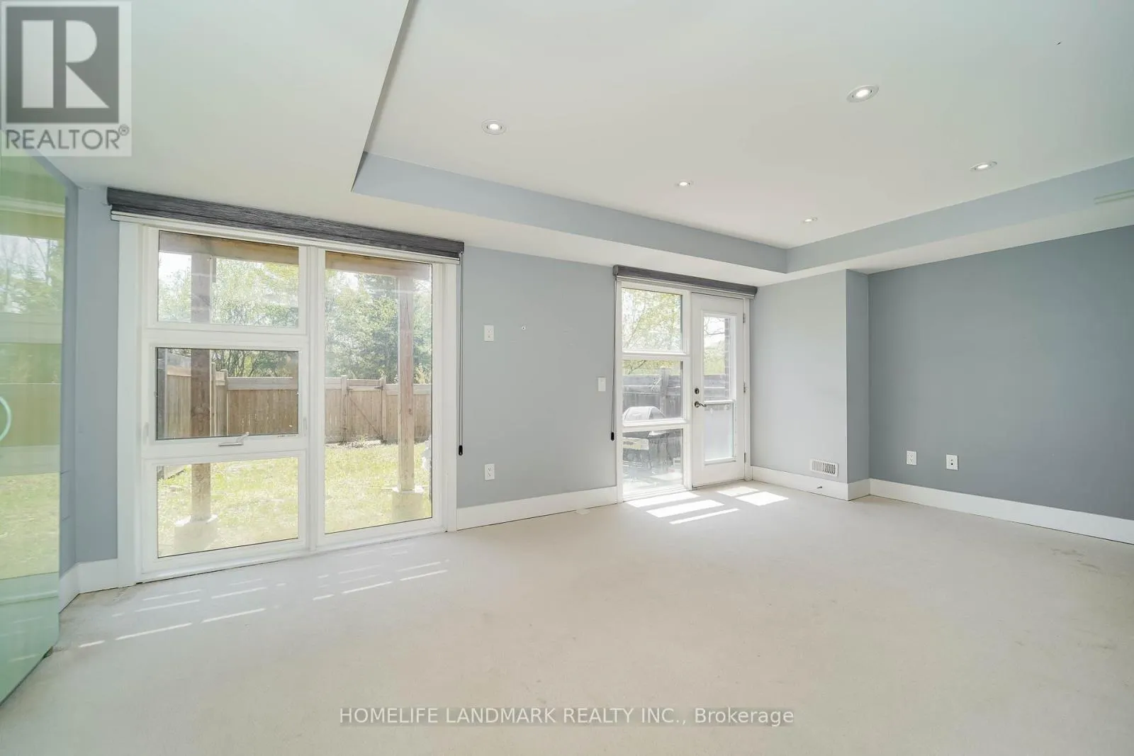 8 CRESTRIDGE DRIVE