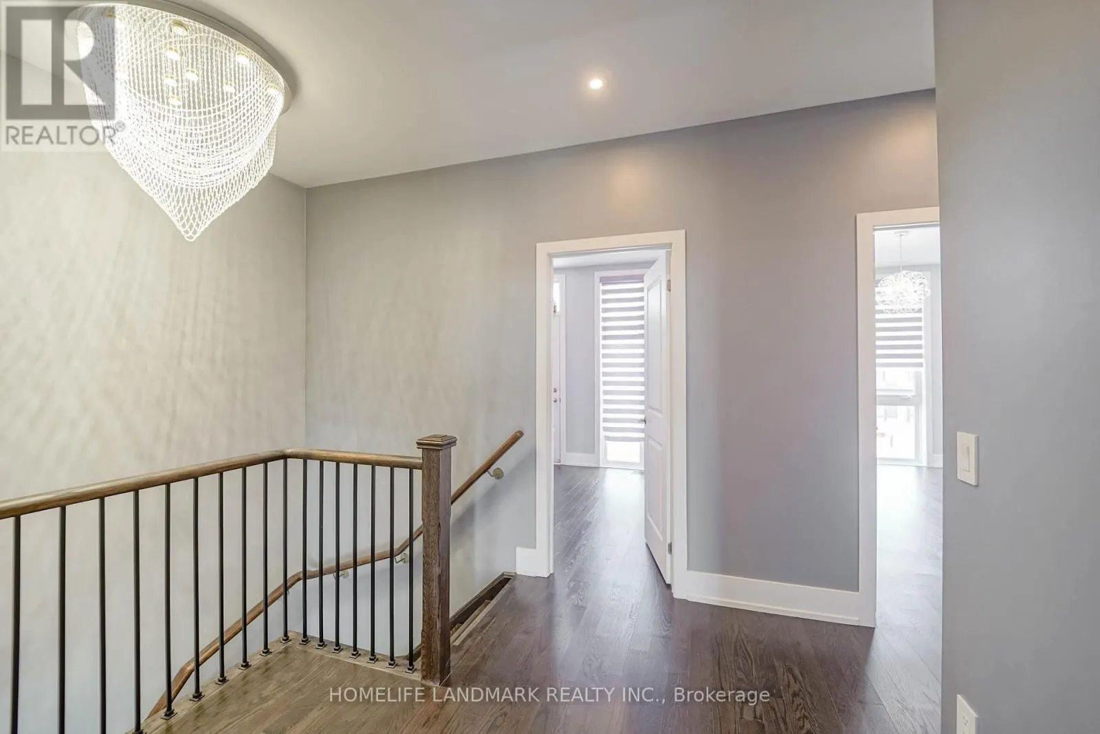 8 CRESTRIDGE DRIVE