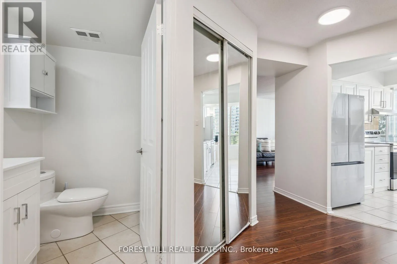 401 - 7250 YONGE STREET