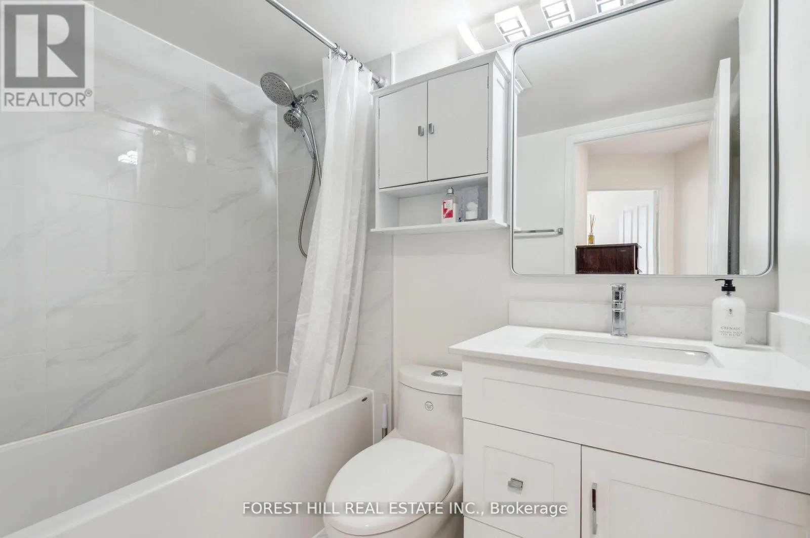 401 - 7250 YONGE STREET
