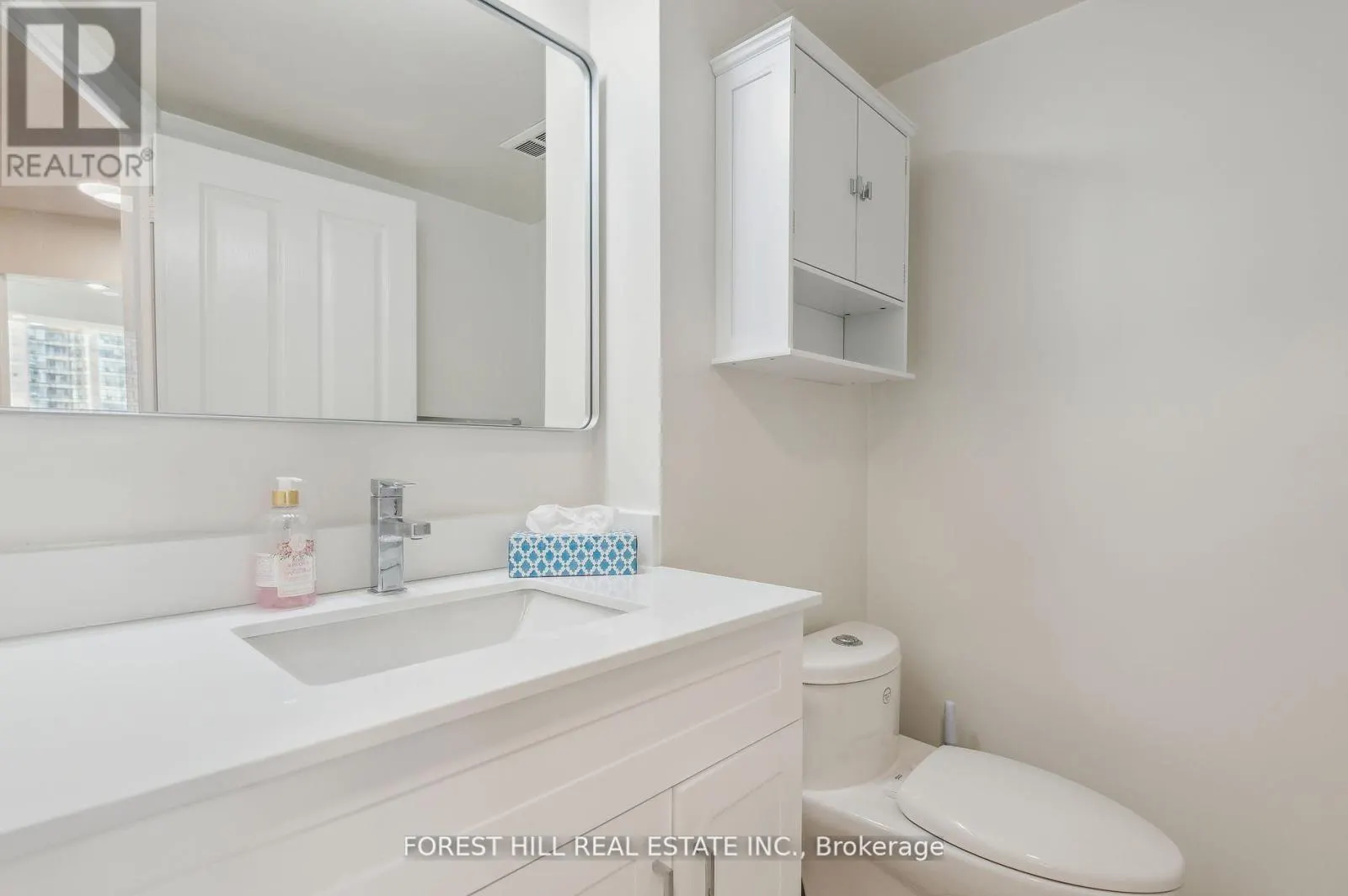 401 - 7250 YONGE STREET