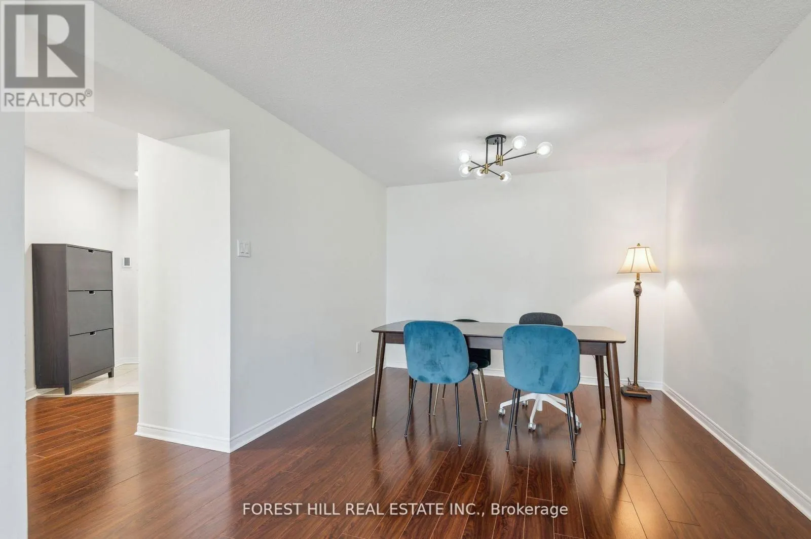 401 - 7250 YONGE STREET