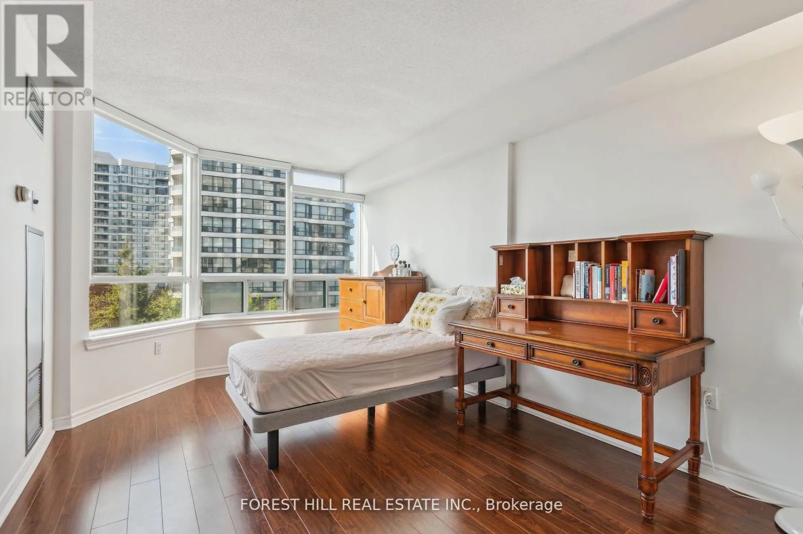 401 - 7250 YONGE STREET
