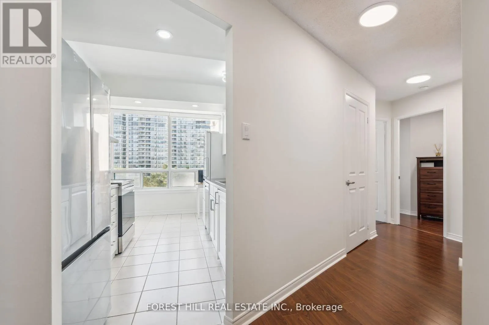 401 - 7250 YONGE STREET