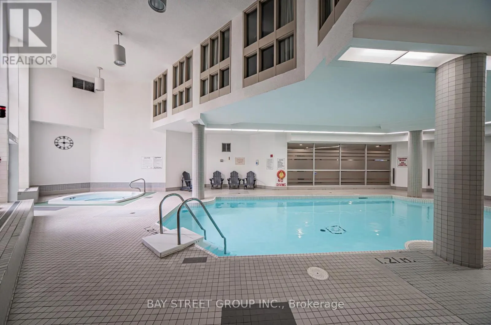 102 - 326 MAJOR MACKENZIE DRIVE E