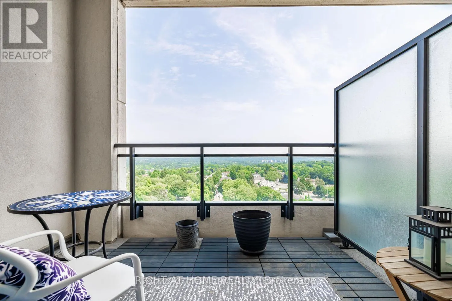 1207 - 1 GRANDVIEW AVENUE