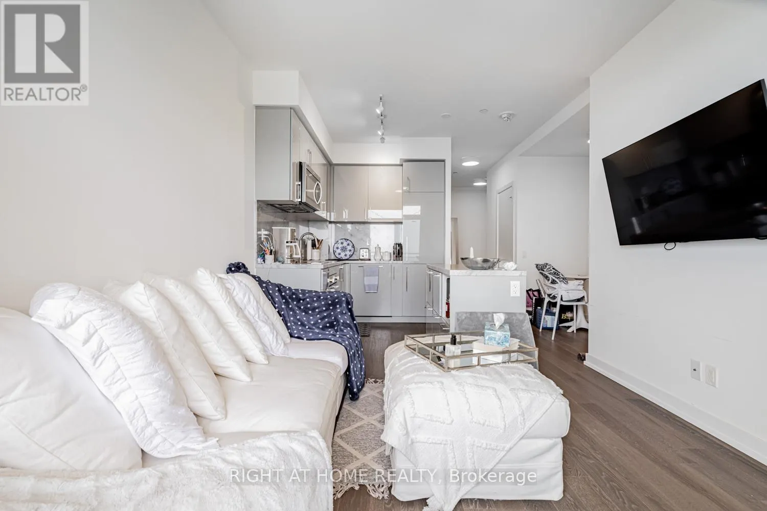 1207 - 1 GRANDVIEW AVENUE