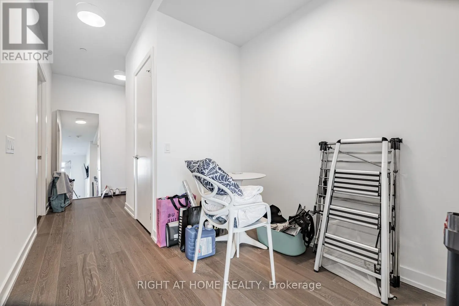1207 - 1 GRANDVIEW AVENUE