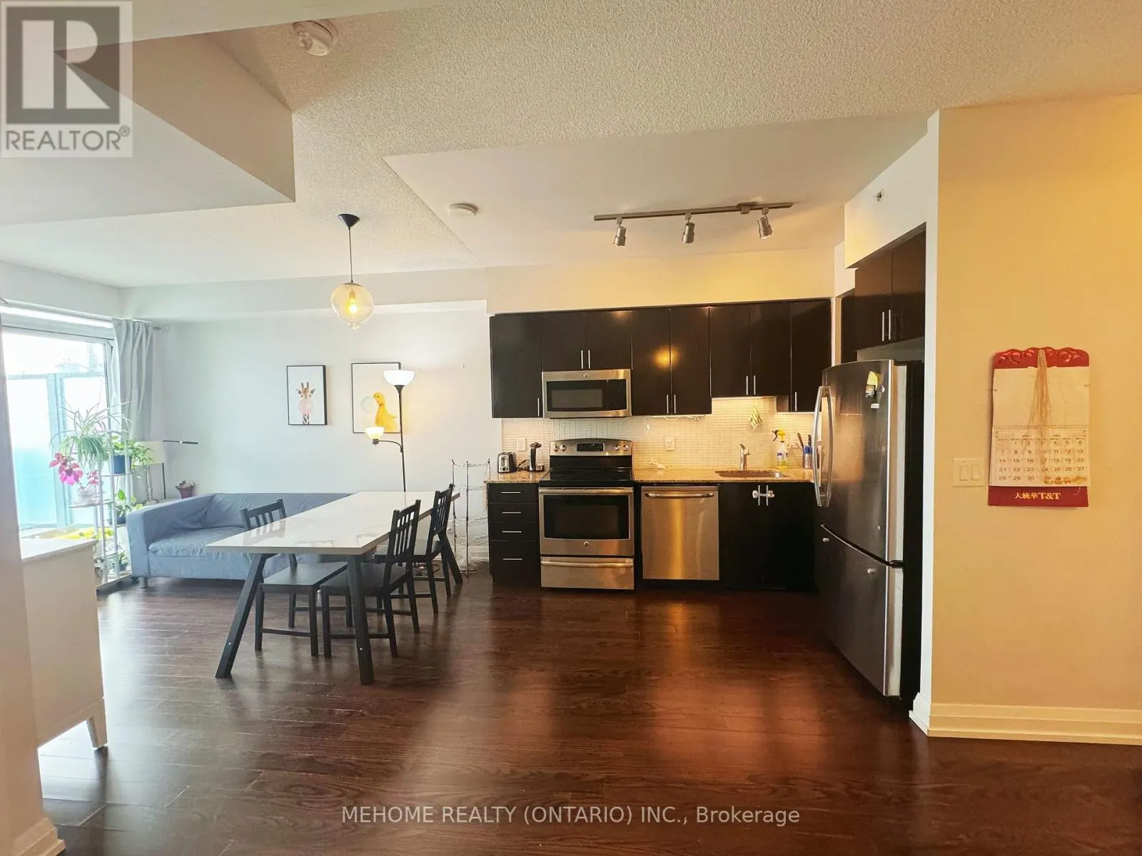 201 - 7167 YONGE STREET