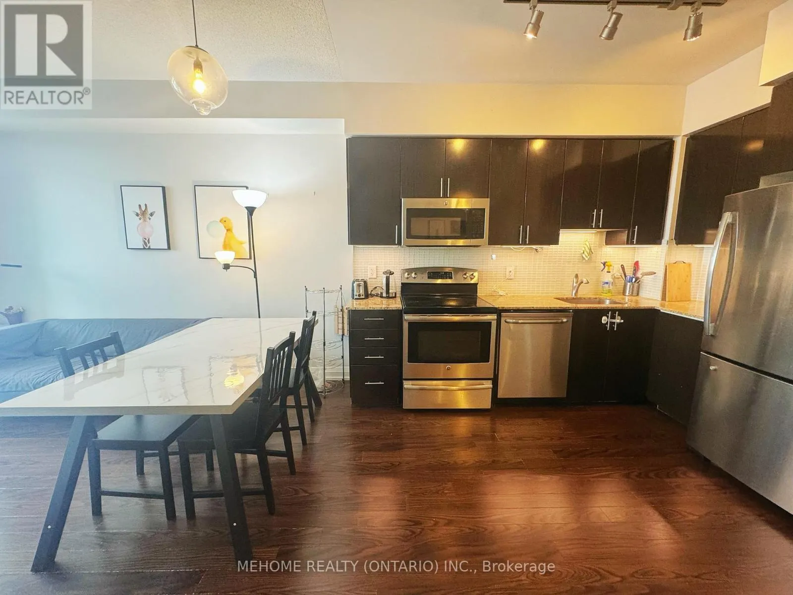 201 - 7167 YONGE STREET