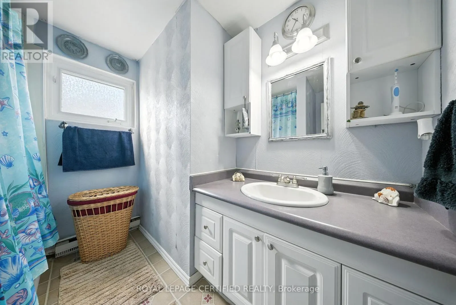 386 HANDLEY CRESCENT