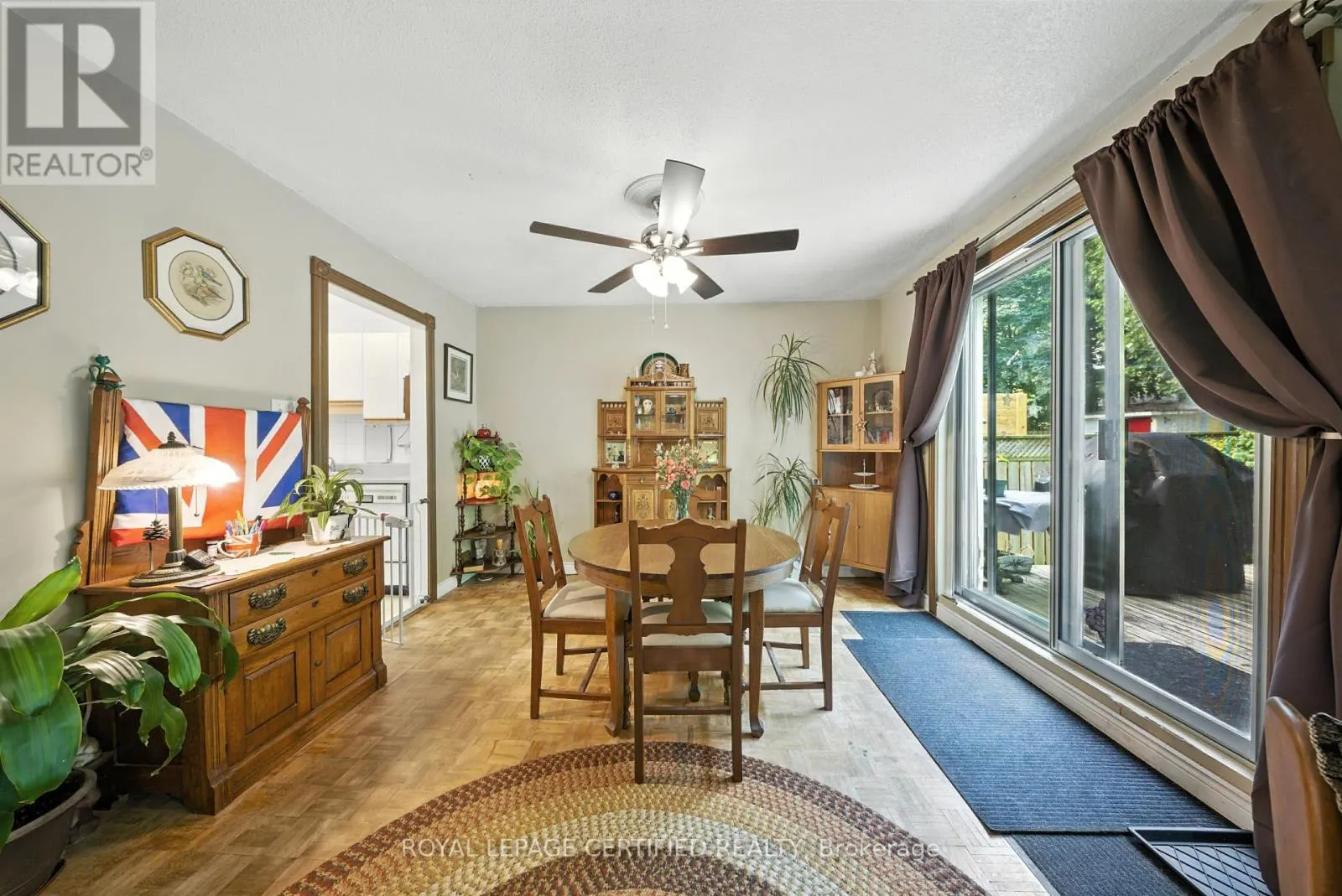 386 HANDLEY CRESCENT