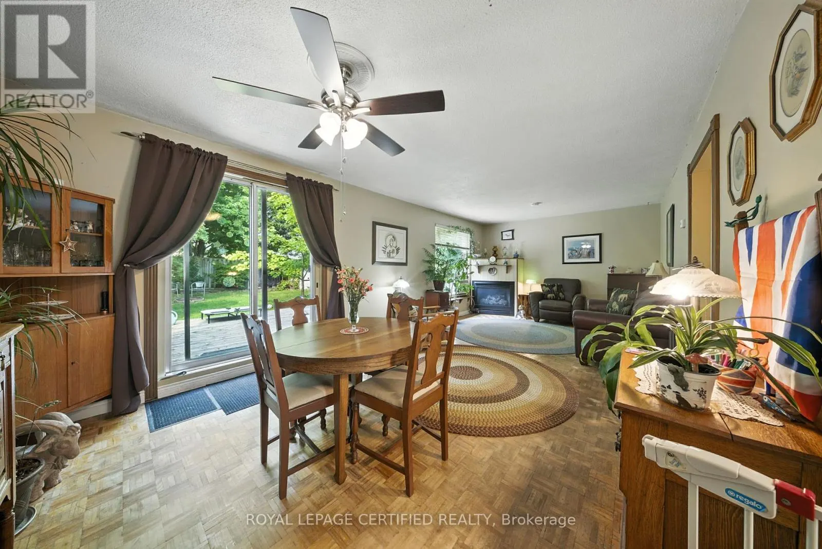 386 HANDLEY CRESCENT