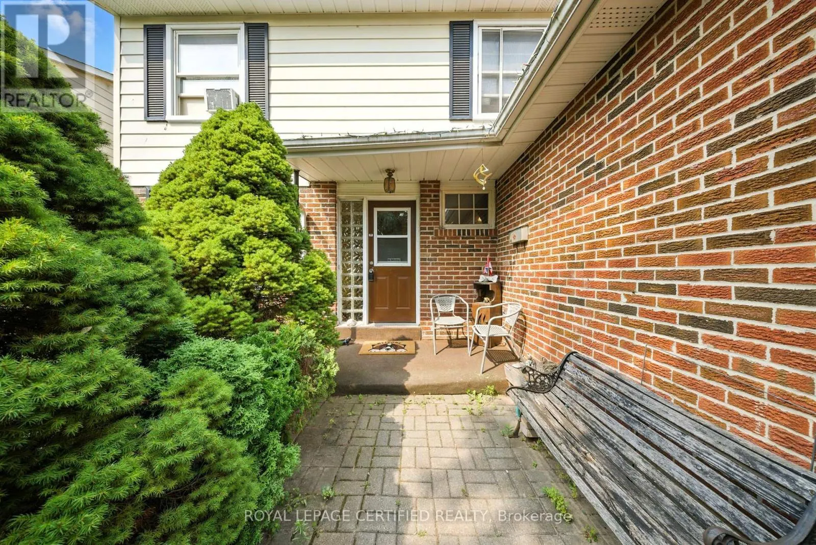 386 HANDLEY CRESCENT