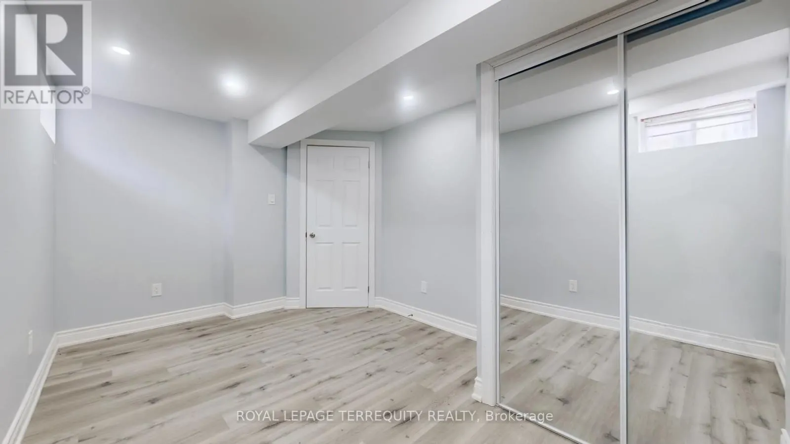31 CHALONE CRESCENT