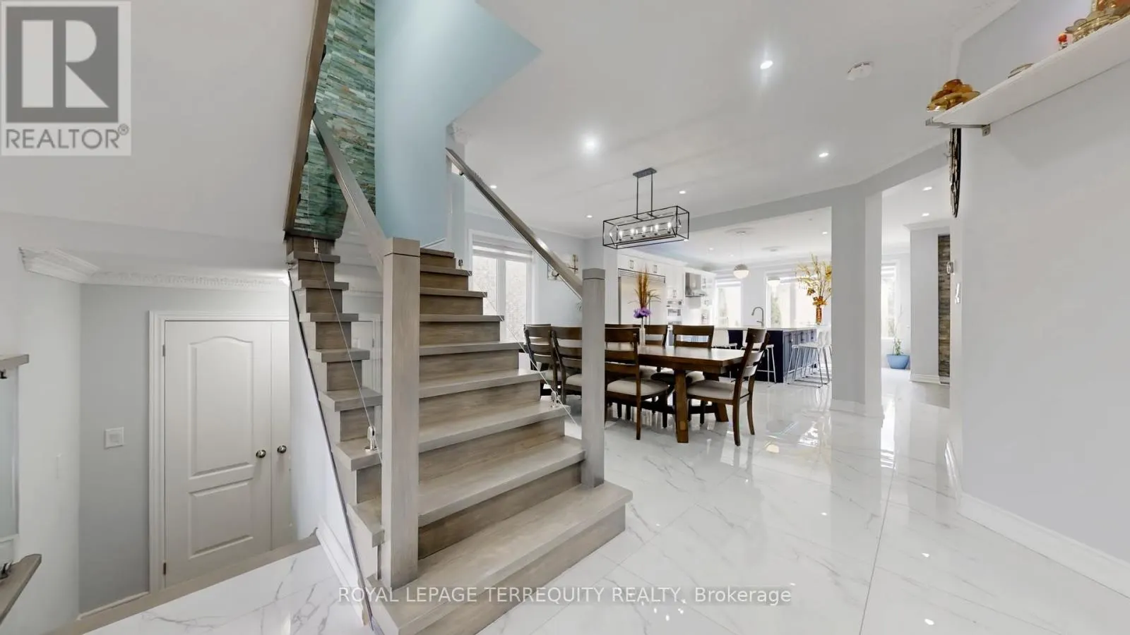 31 CHALONE CRESCENT