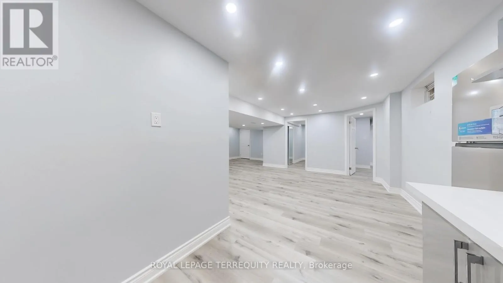 31 CHALONE CRESCENT