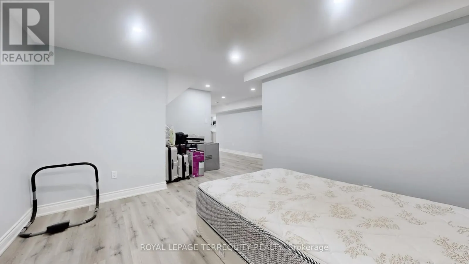 31 CHALONE CRESCENT