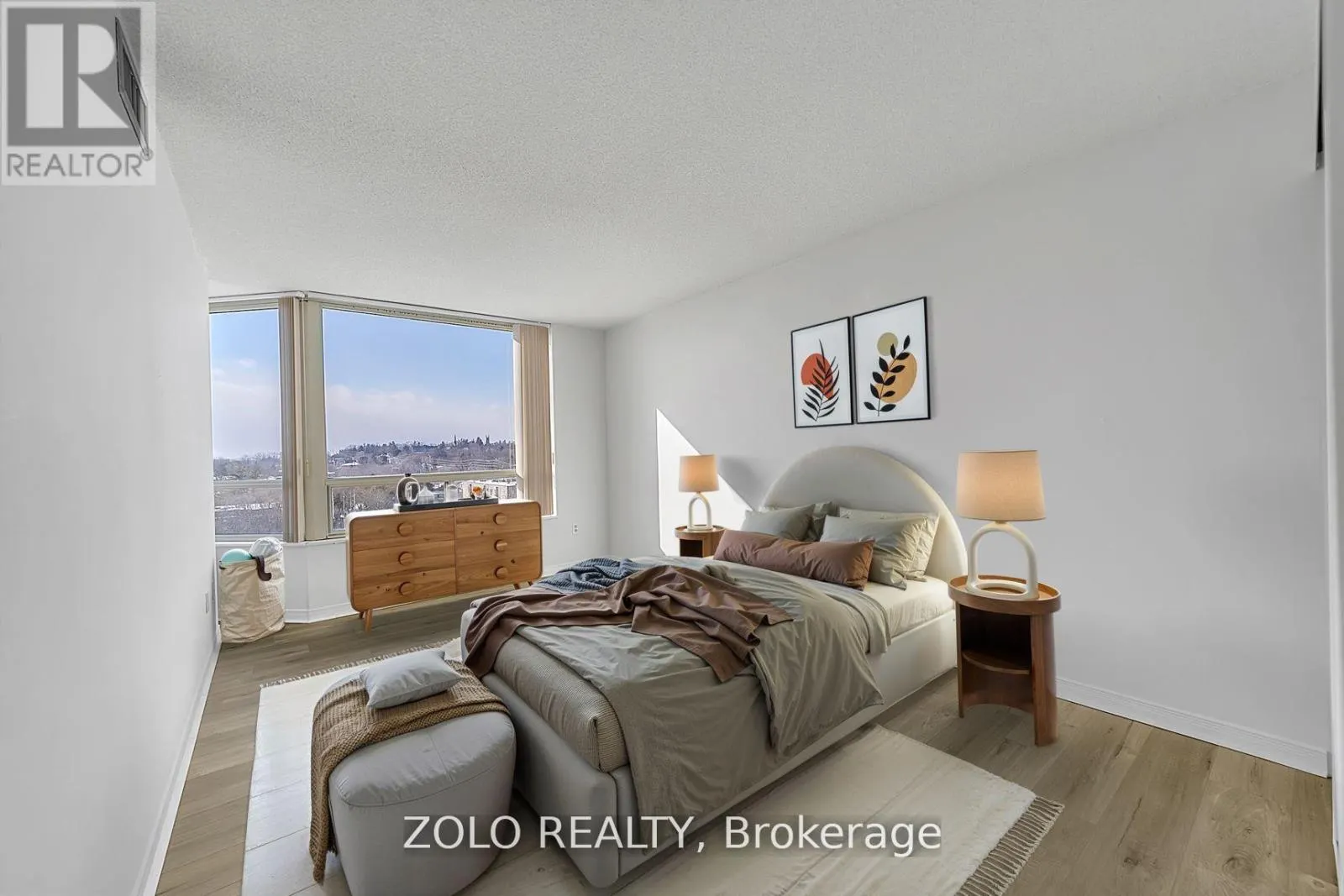 819 - 309 MAJOR MACKENZIE DRIVE E