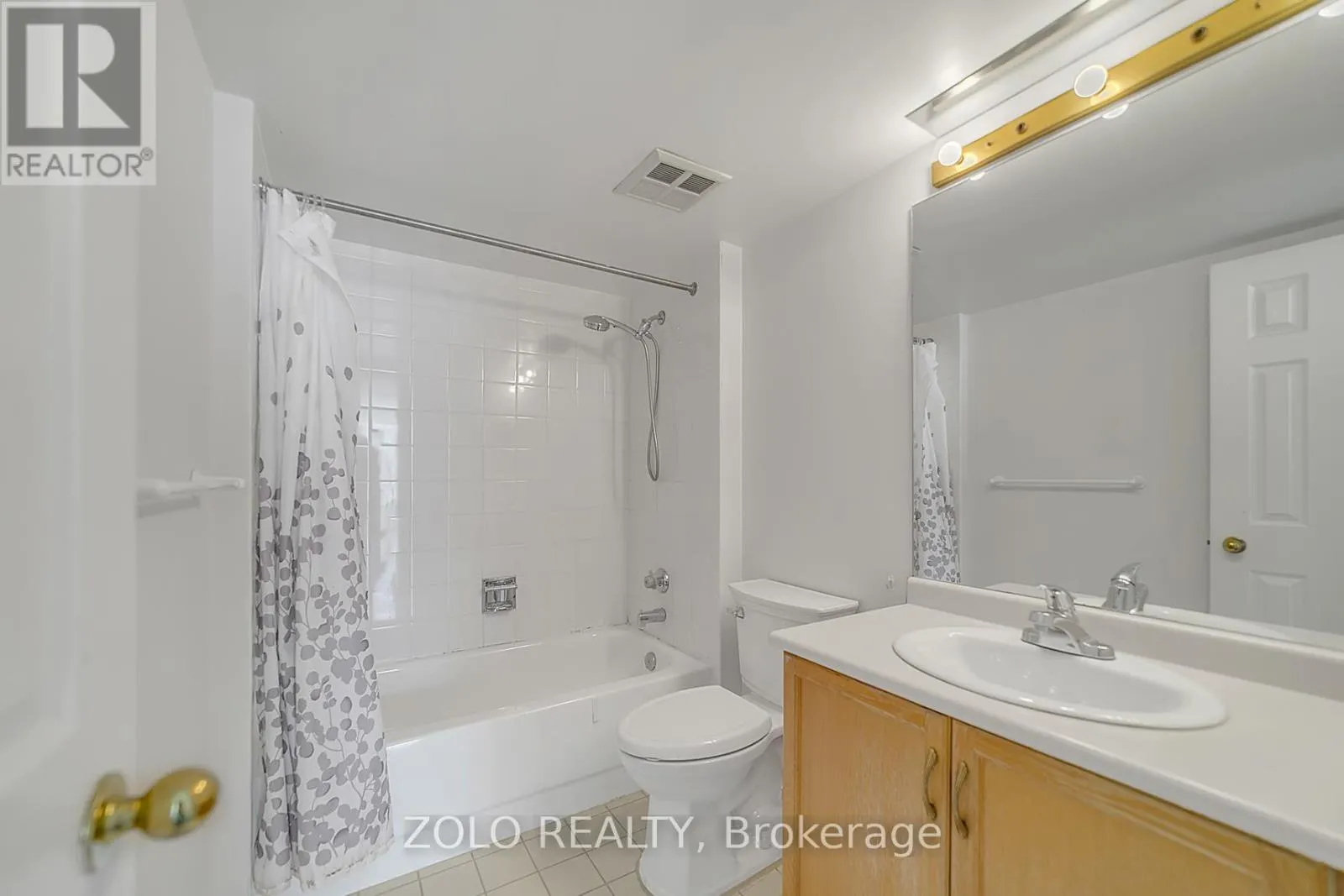 819 - 309 MAJOR MACKENZIE DRIVE E