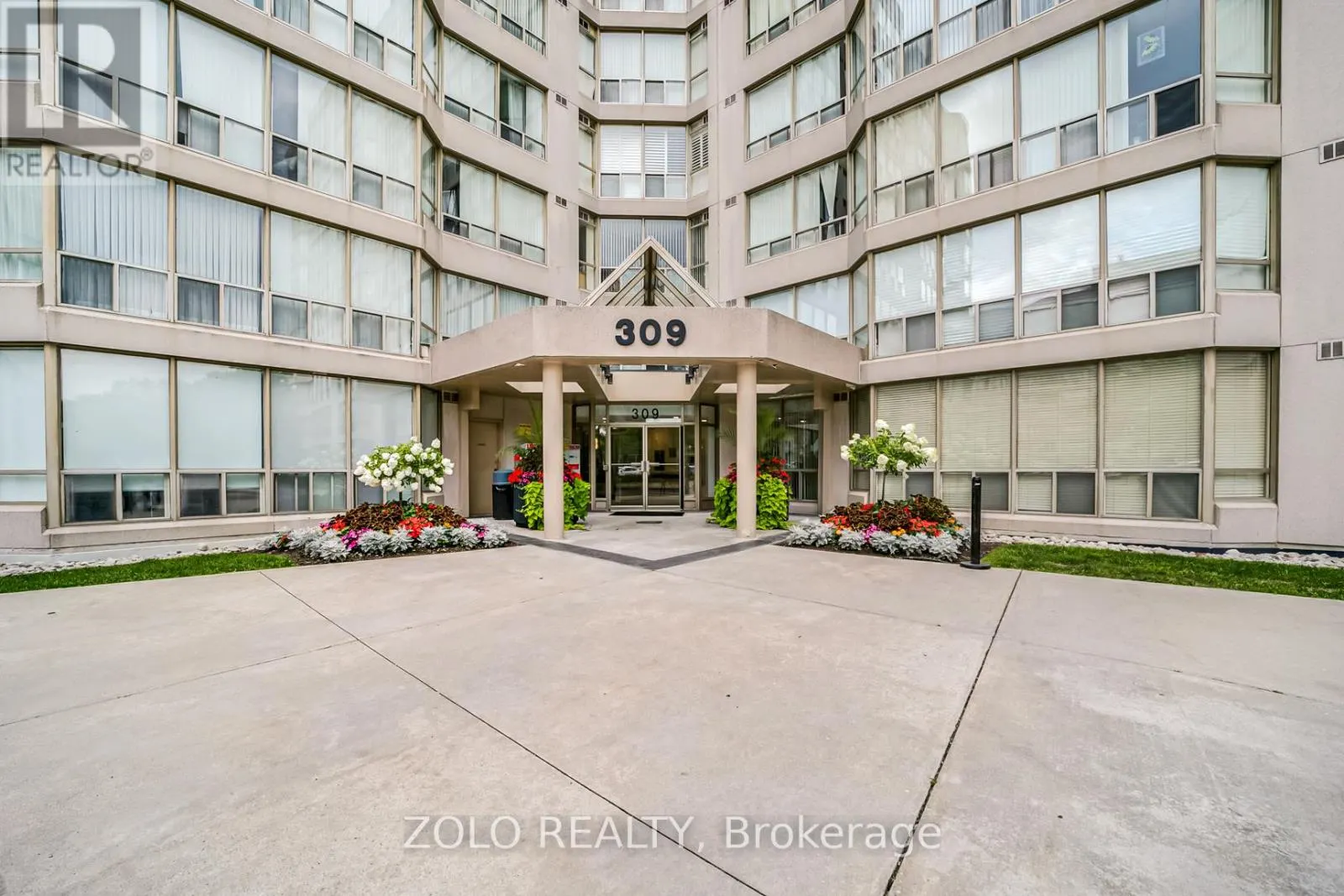 819 - 309 MAJOR MACKENZIE DRIVE E