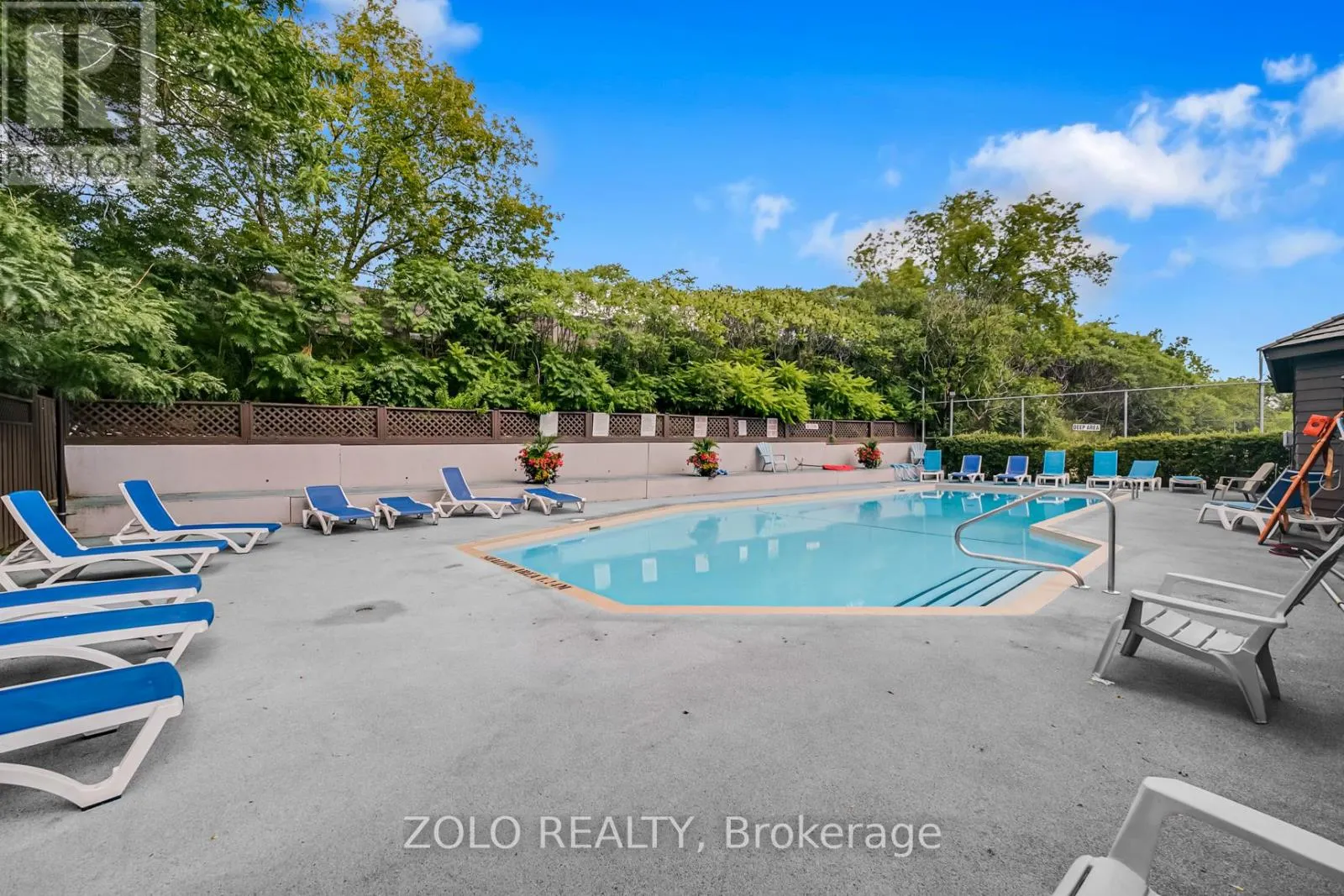 819 - 309 MAJOR MACKENZIE DRIVE E