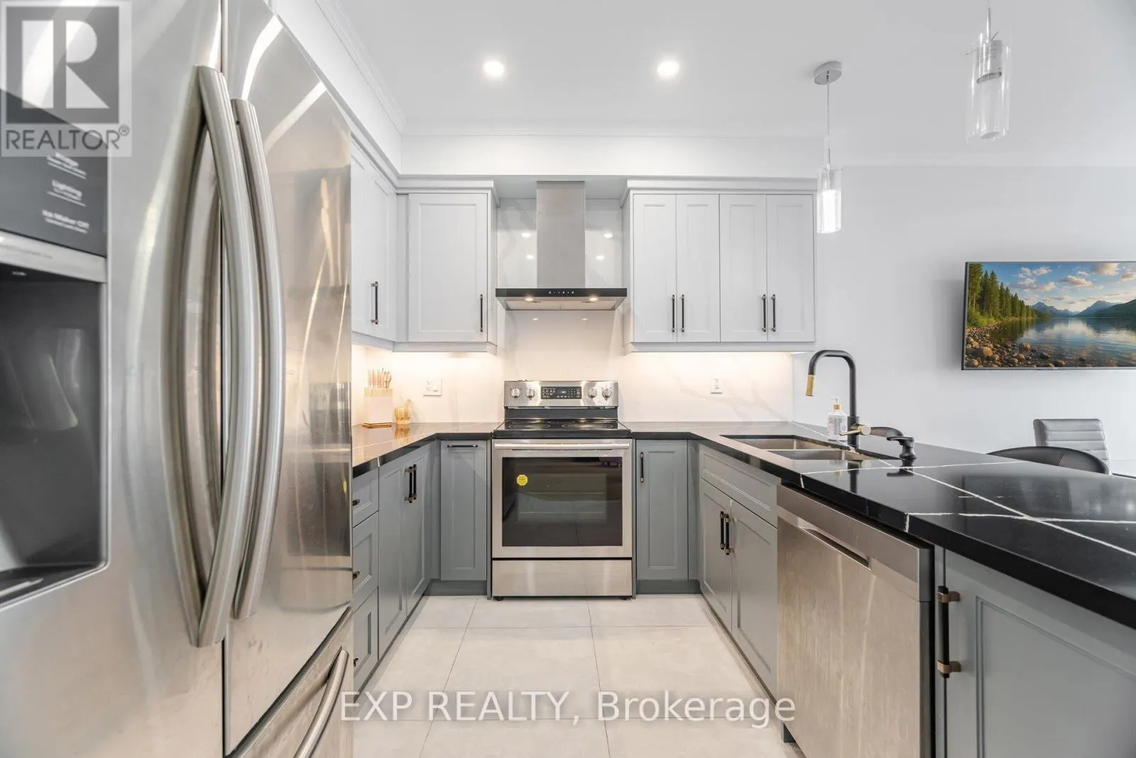 32 ARCO CIRCLE