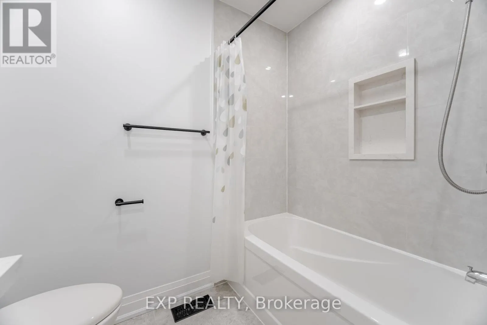 32 ARCO CIRCLE