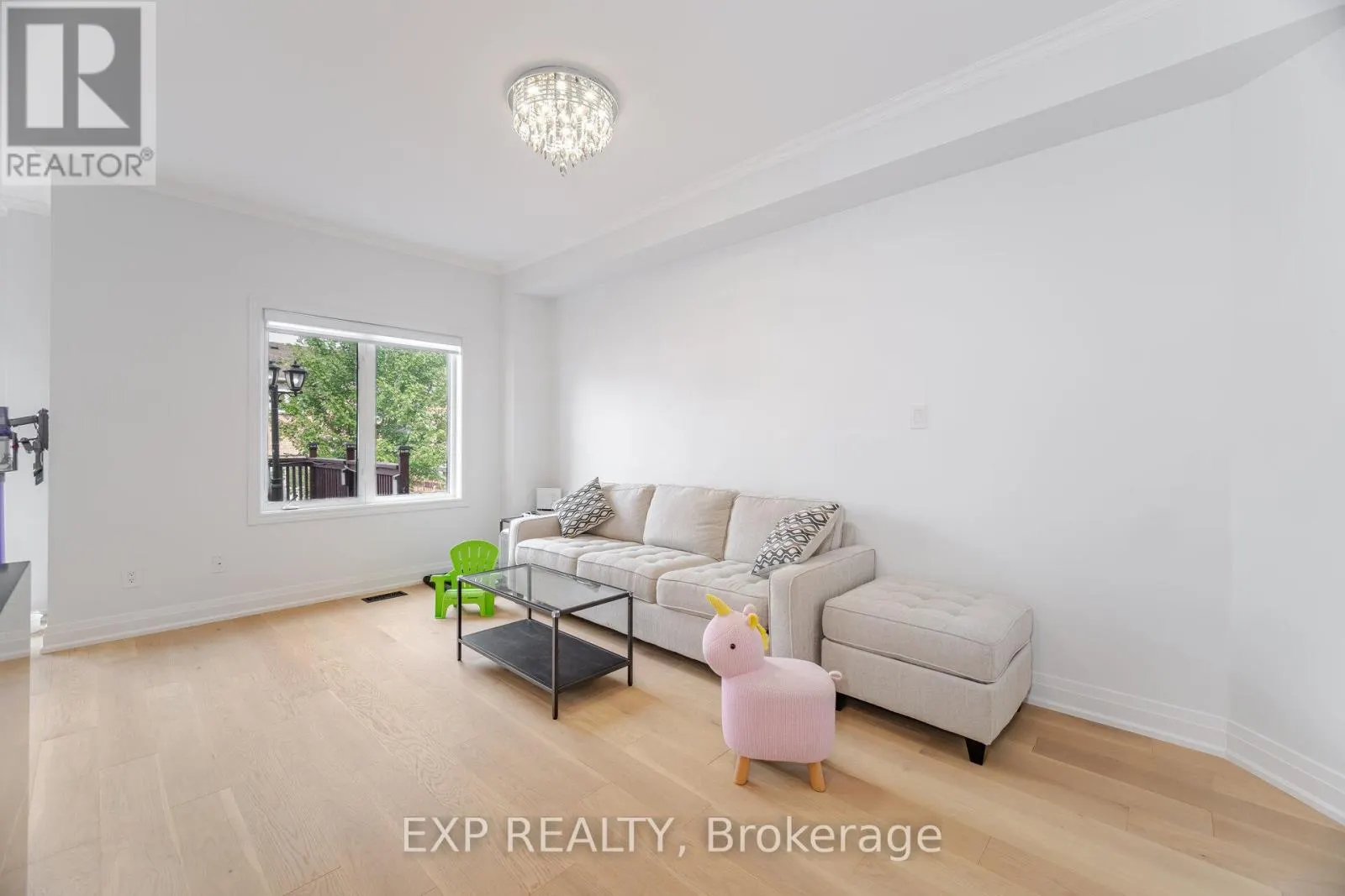 32 ARCO CIRCLE