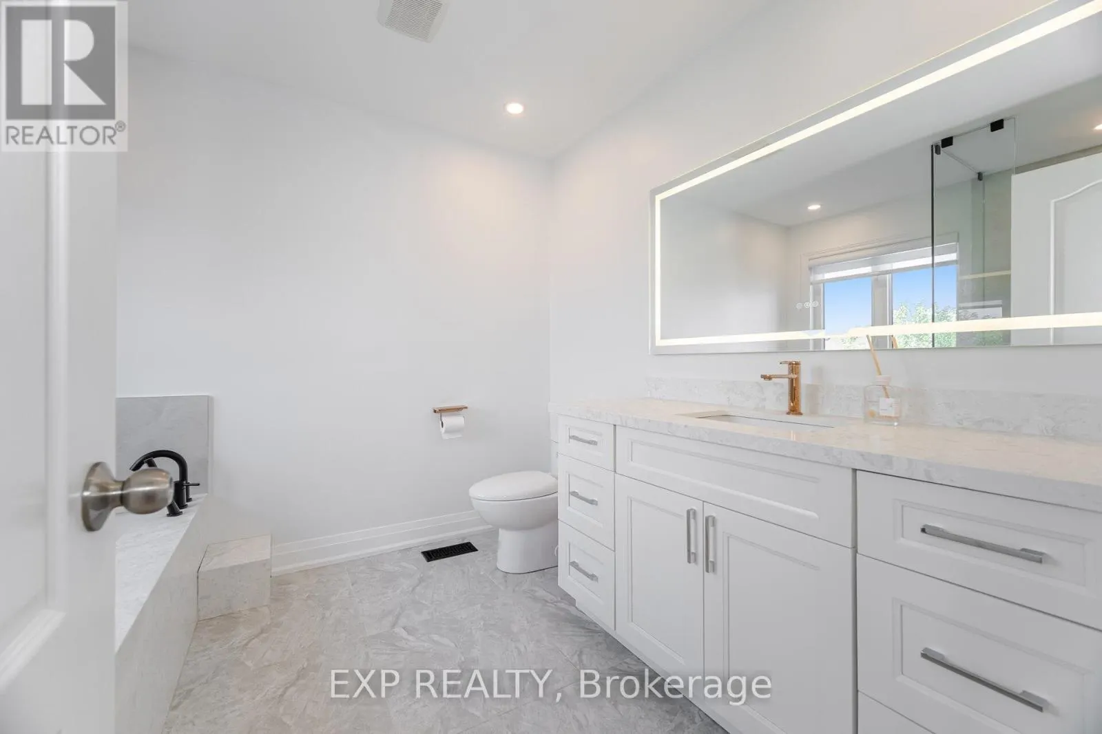 32 ARCO CIRCLE