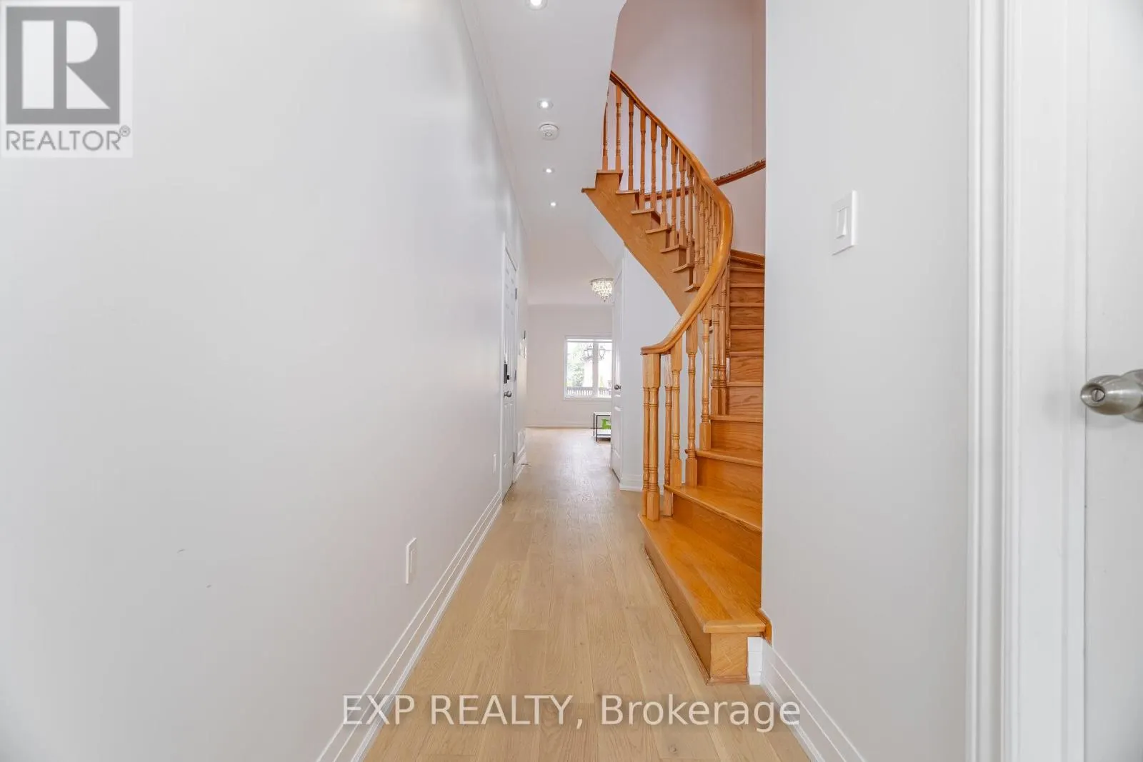 32 ARCO CIRCLE