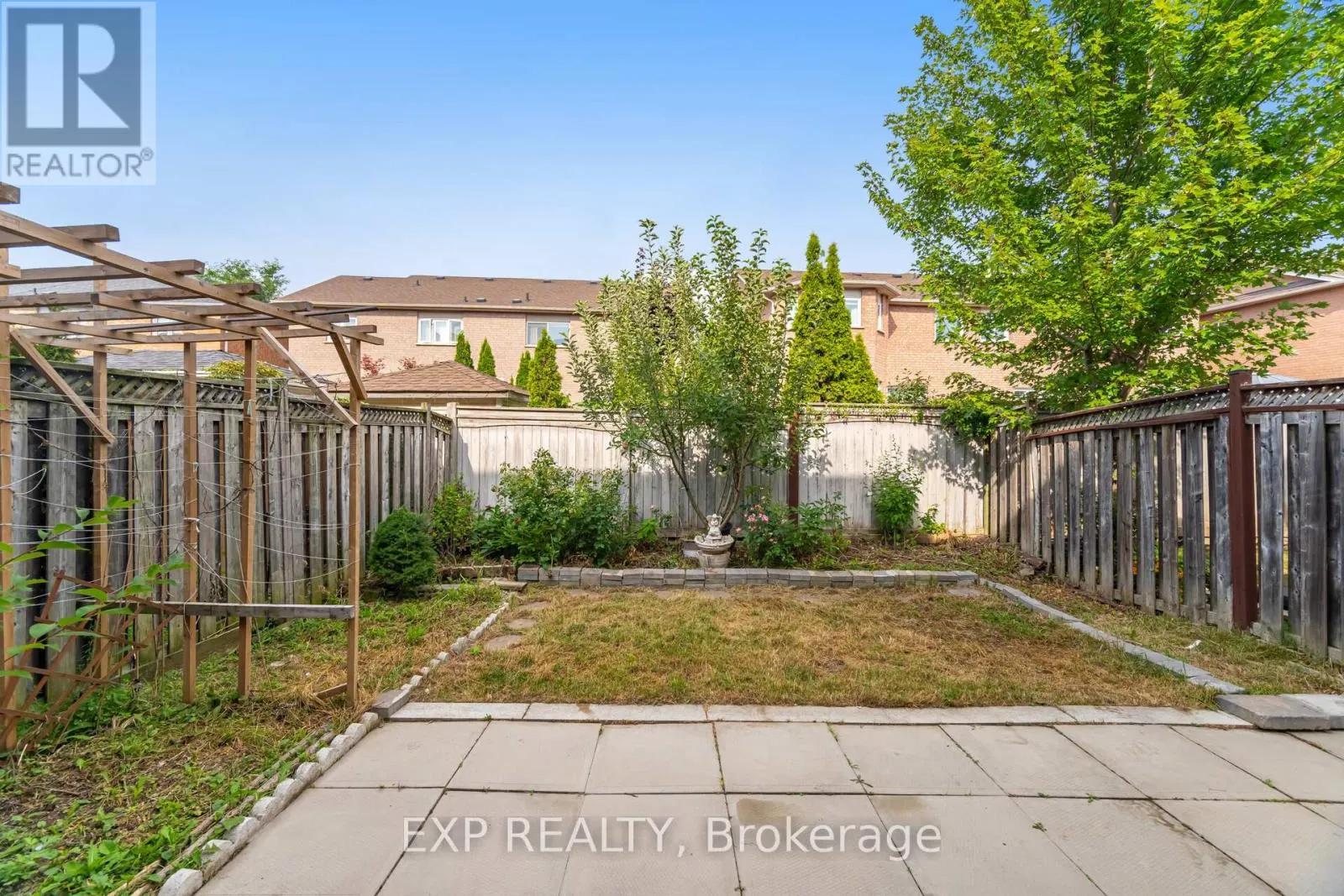 32 ARCO CIRCLE