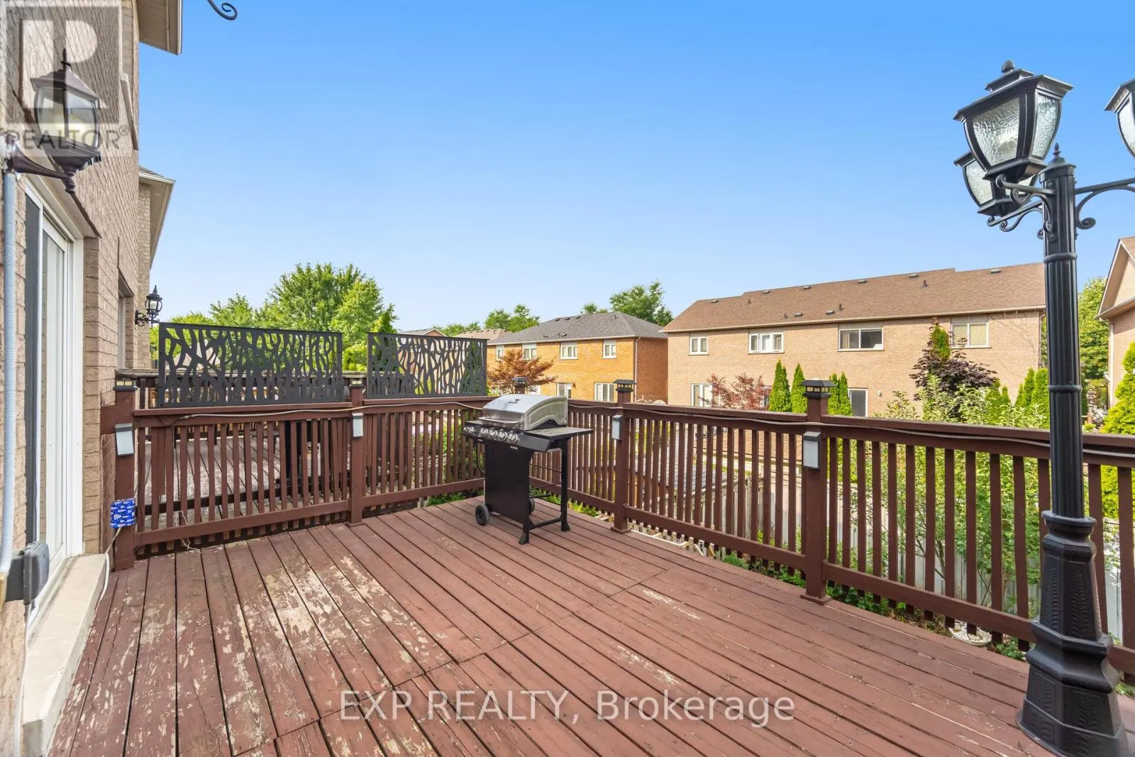 32 ARCO CIRCLE