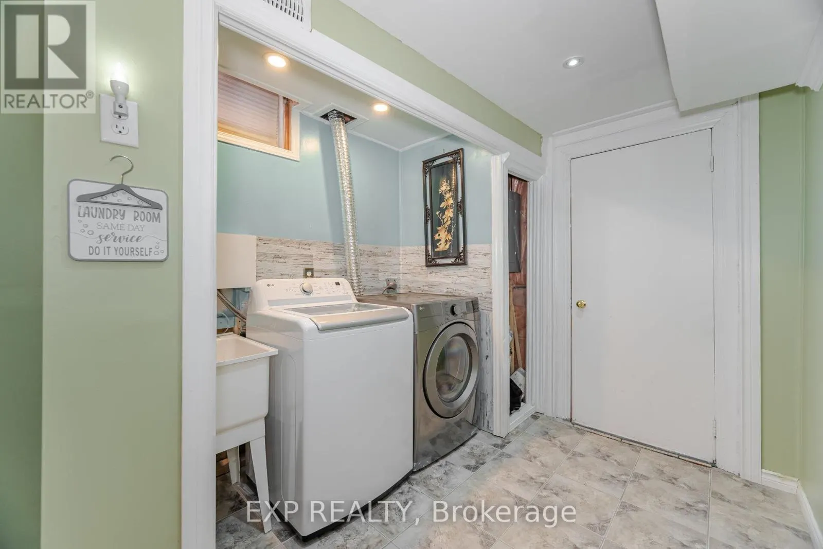 32 ARCO CIRCLE