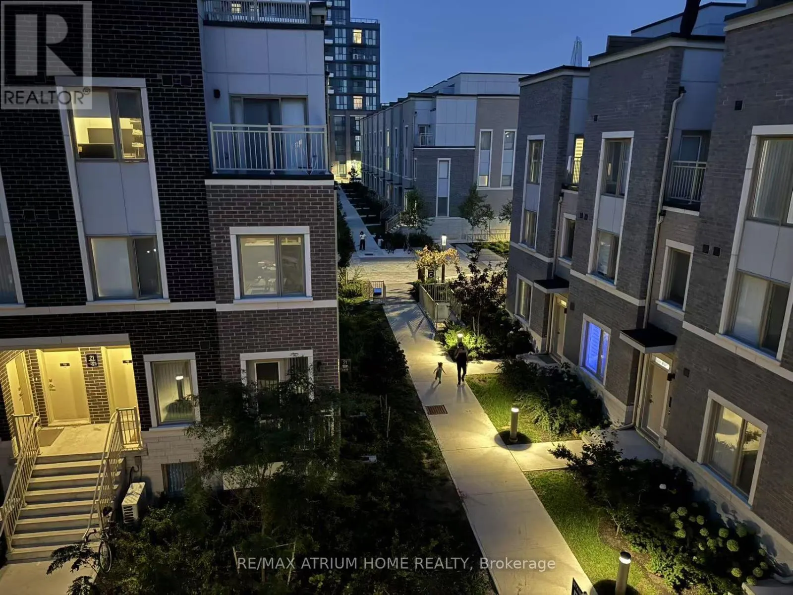 14 - 11 HONEYCRISP CRESCENT