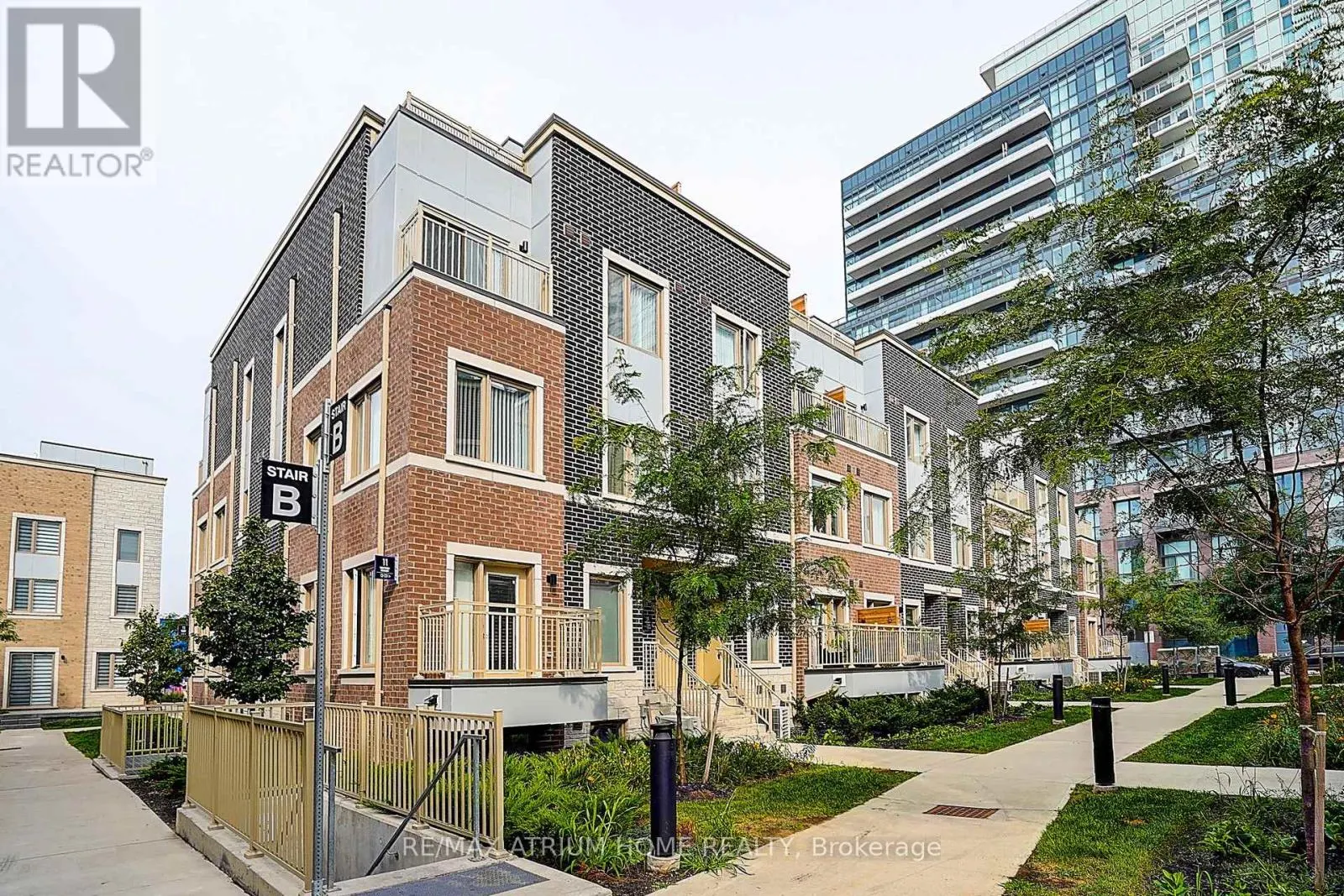 14 - 11 HONEYCRISP CRESCENT