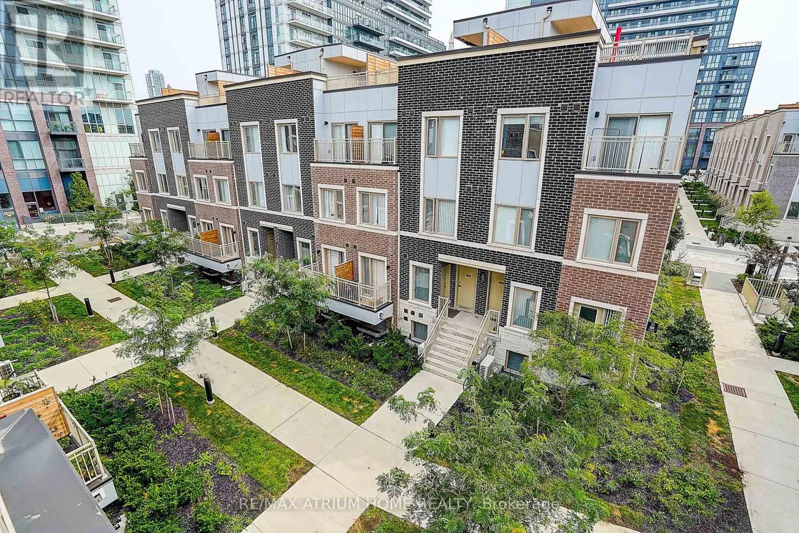 14 - 11 HONEYCRISP CRESCENT