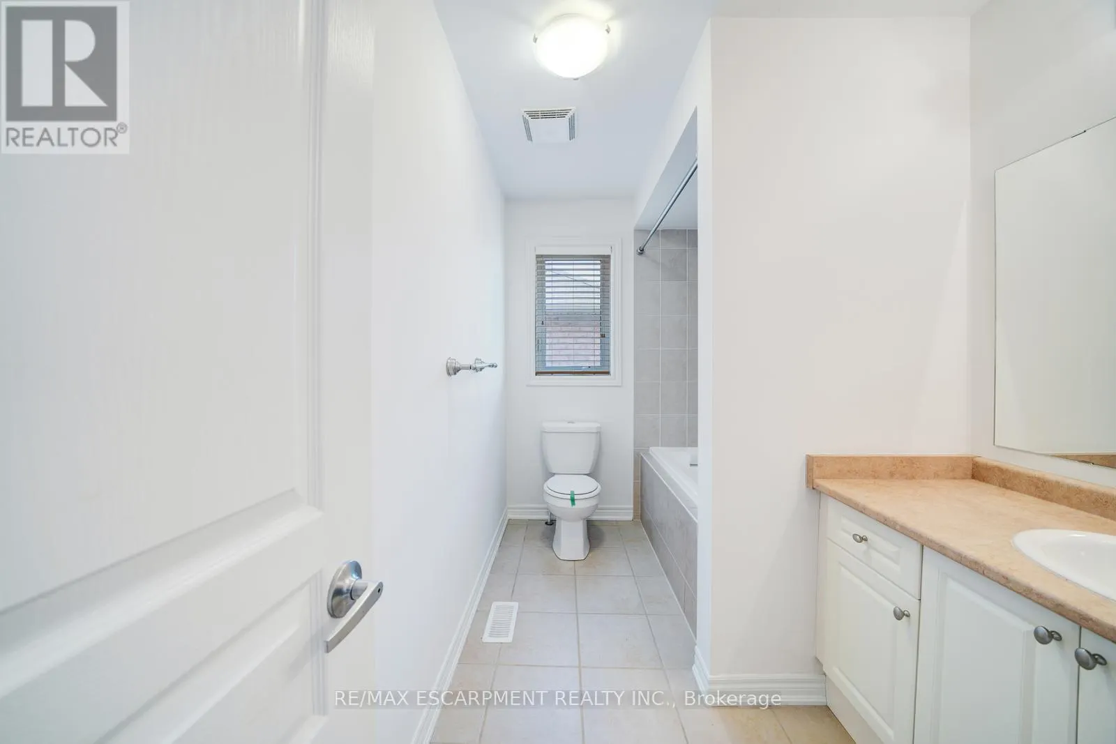 6 WEEKES AVENUE