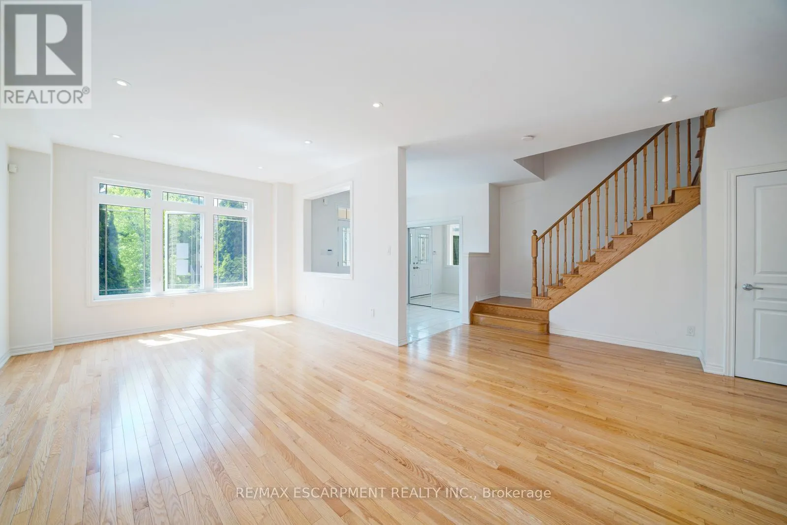 6 WEEKES AVENUE