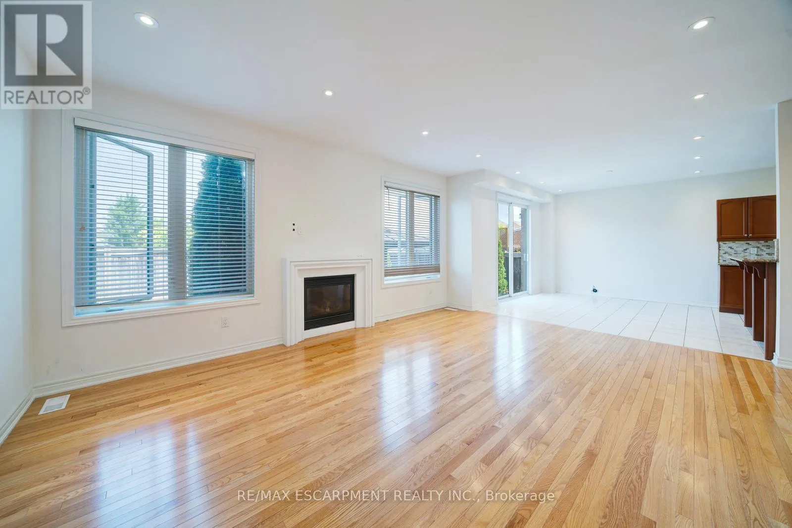 6 WEEKES AVENUE