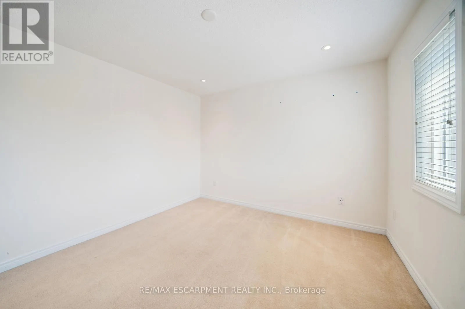 6 WEEKES AVENUE