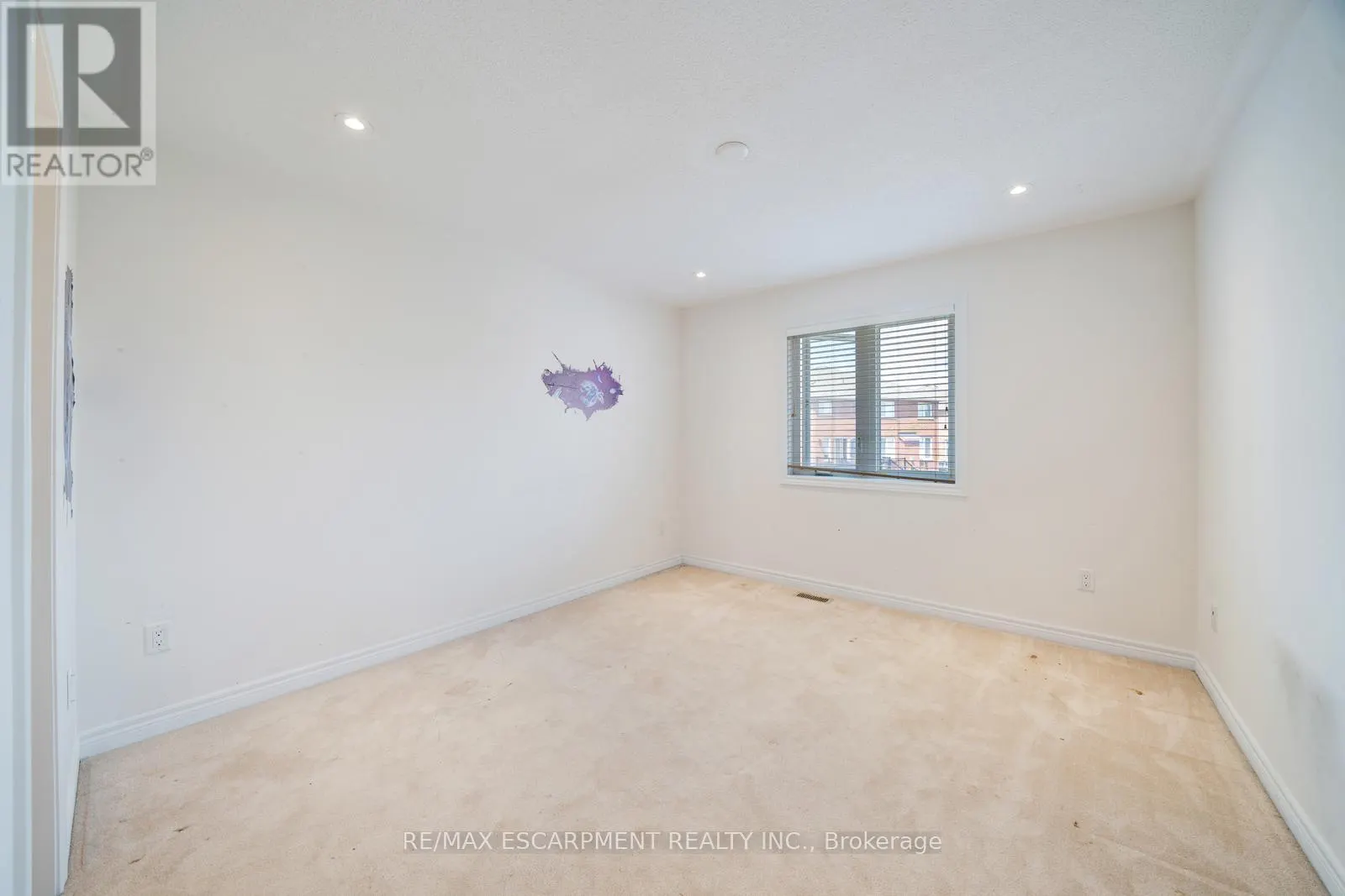 6 WEEKES AVENUE