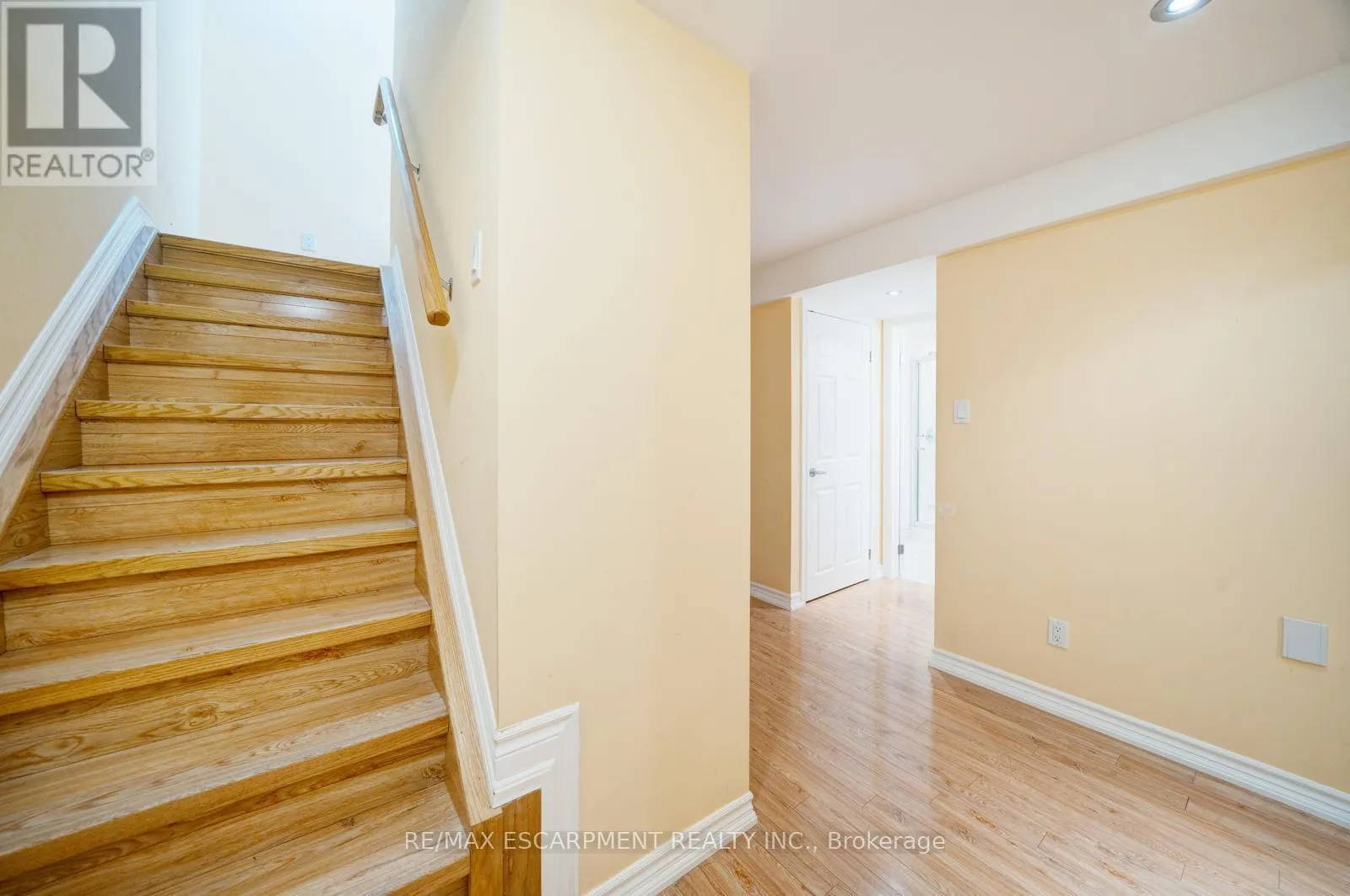 6 WEEKES AVENUE