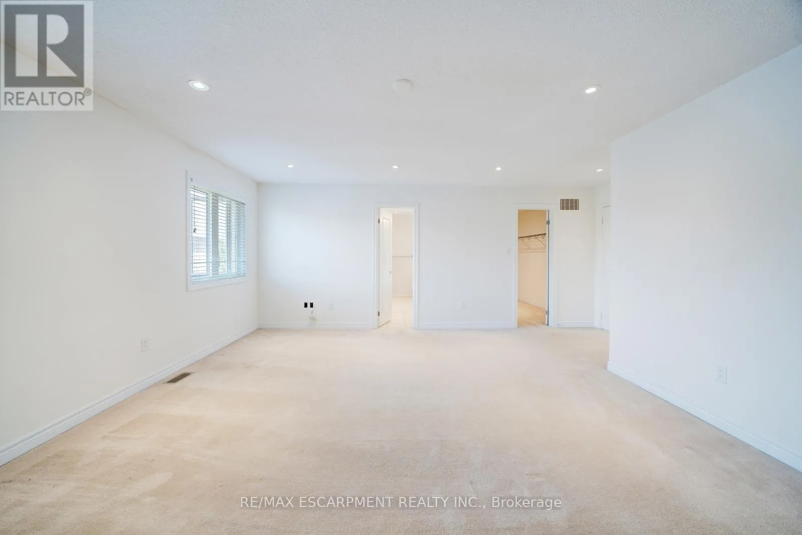 6 WEEKES AVENUE
