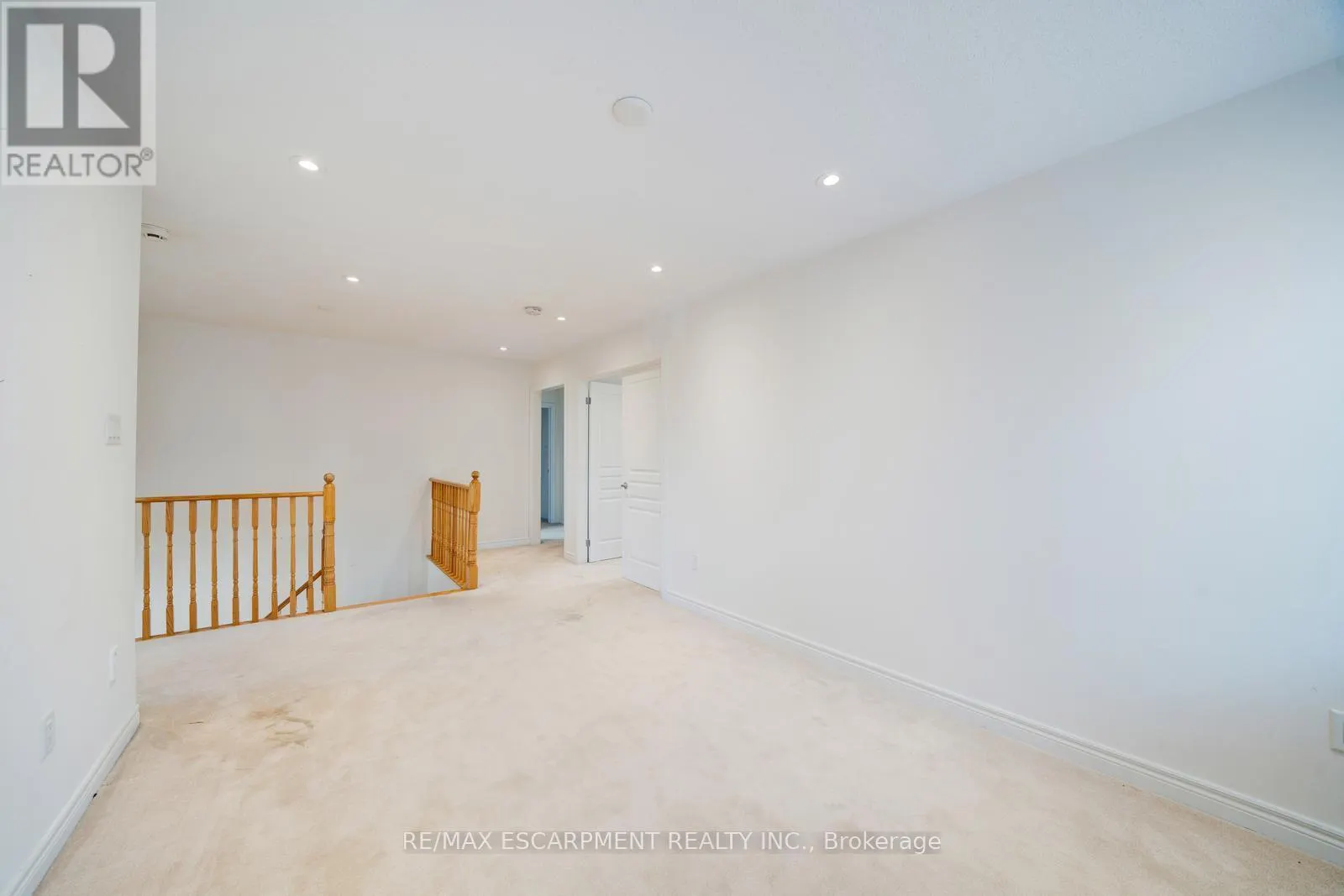 6 WEEKES AVENUE