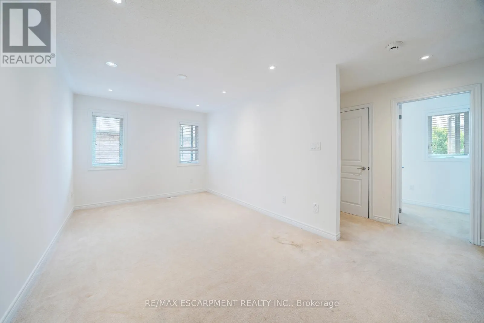 6 WEEKES AVENUE