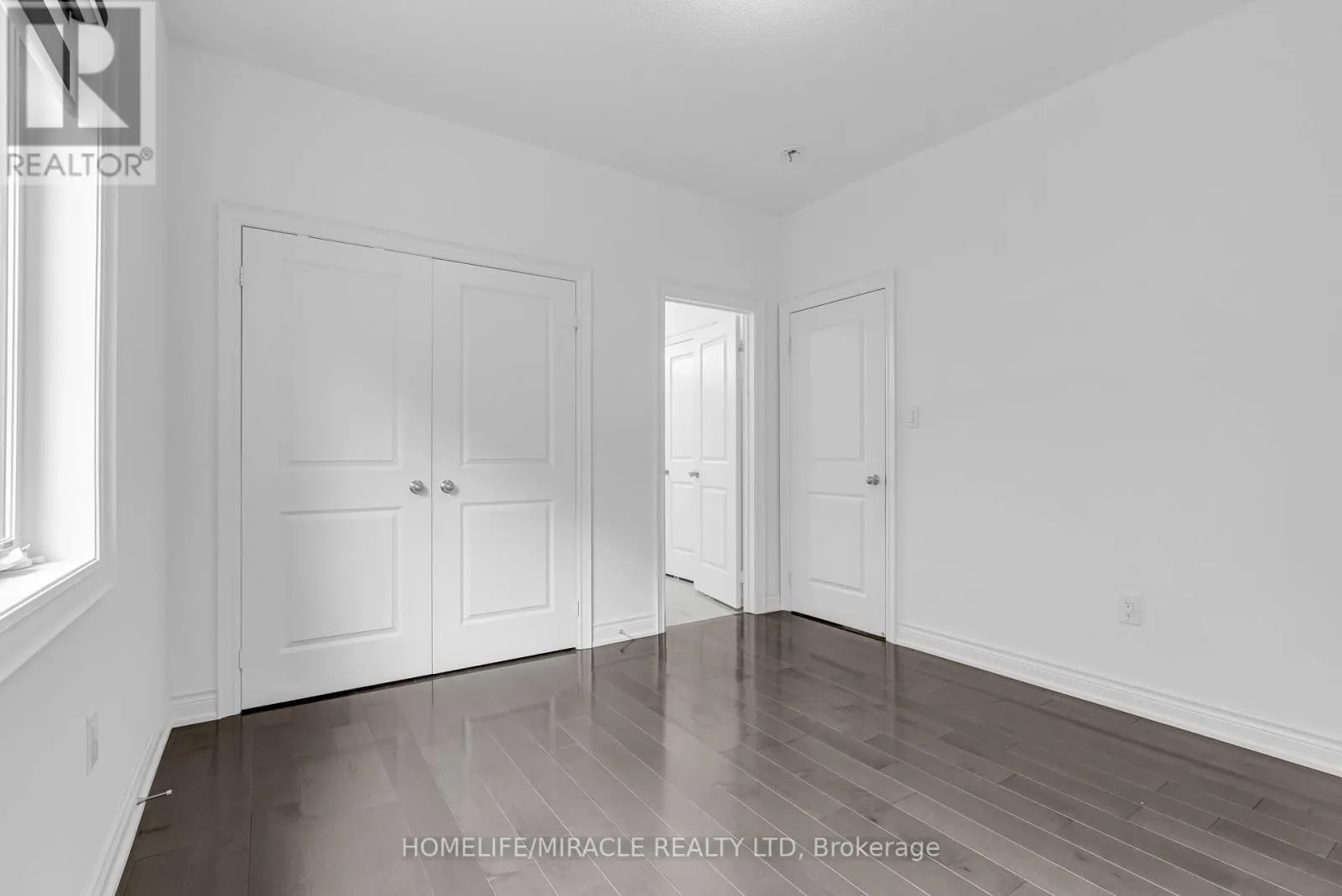 9 GALEN CRESCENT