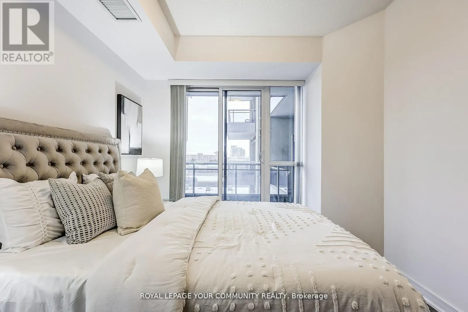 401 NE - 9205 YONGE STREET